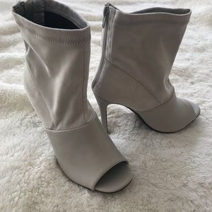 NWOT open-toe booties (vegan leather 🐮 ♥️)